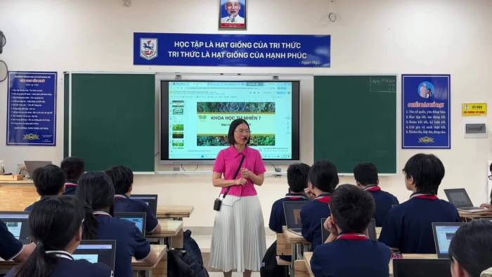 Trường công lập đầu tiên cho 100% học sinh dùng laptop trong giờ