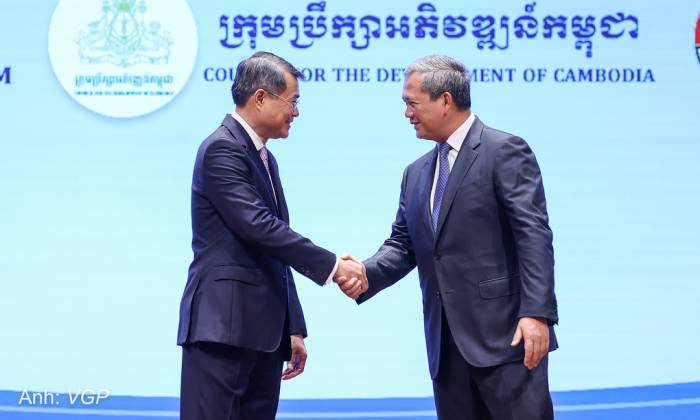 Thủ tướng Chính phủ Lê Minh Hưng và Thủ tướng Chính phủ Campuchia Hun Manet dự Diễn đàn Doanh nghiệp Việt Nam - Campuchia 2026. Ảnh: VGP