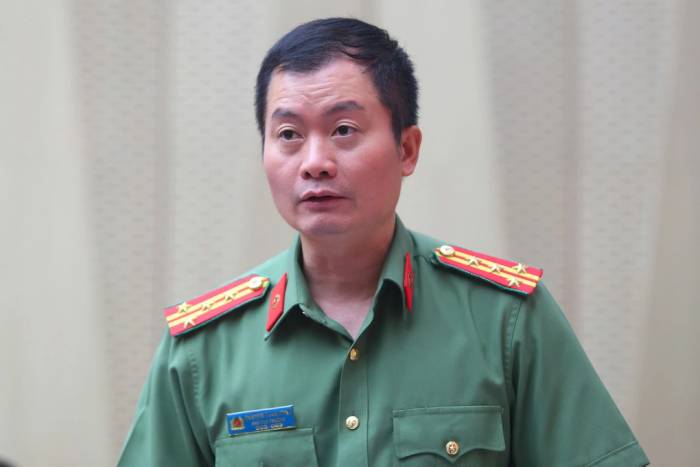 Đại tá Nguyễn Tuấn Hưng, Cục phó A09, tại cuộc họp báo chiều 1/10. Ảnh: Phạm Dự