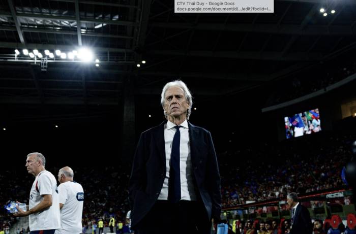 HLV Jorge Jesus trong trận Bồ Đào Nha thắng Na Uy 2-1 ở lượt bốn bảng A4 Nations League trên sân Dragao, Porto, Bồ Đào Nha ngày 4/10/2026. Ảnh: Imago