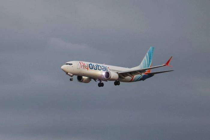 Một máy bay của hãng flydubai hạ cánh xuống sân bay Ben Gurion Israel, vào ngày 30/9. Ảnh: Reuters