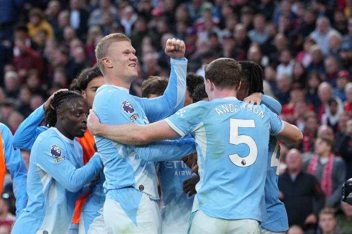 Erling Haaland ăn mừng sau khi ghi bàn mở tỷ số cho Man City trong trận gặp Liverpool ở Ngoại hạng Anh tại Anfield, thành phố Liverpool, Anh, ngày 11/10/2026. Ảnh: AP