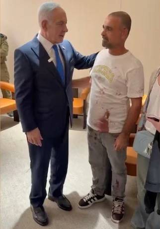 Thủ tướng Israel Benjamin Netanyahu gặp gỡ Yaniv Hayun hôm 30/9. Ảnh: ABC News