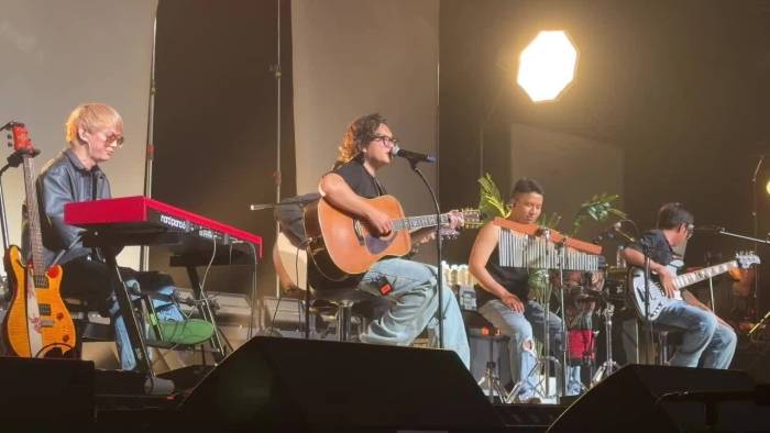 Chillies hát 'Và thế là hết' trong Tour lại từ đầu