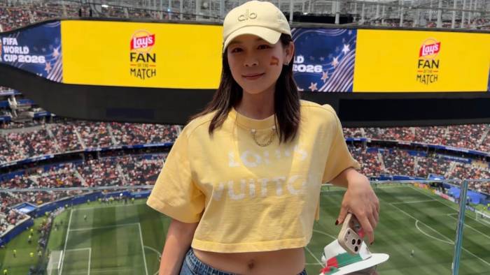 Wanying Zhang đến xem trận đấu giữa Tây Ban Nha và Áo tại giải World Cup 2026 ở Los Angeles ngày 2/7. Ảnh: Xiaohongshu/@美美哒Heather