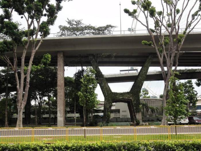 Khoảng xanh bên dưới gầm cầu vượt Benjamin Sheares tại Singapore. Ảnh: Gwenfarsgarden.info
