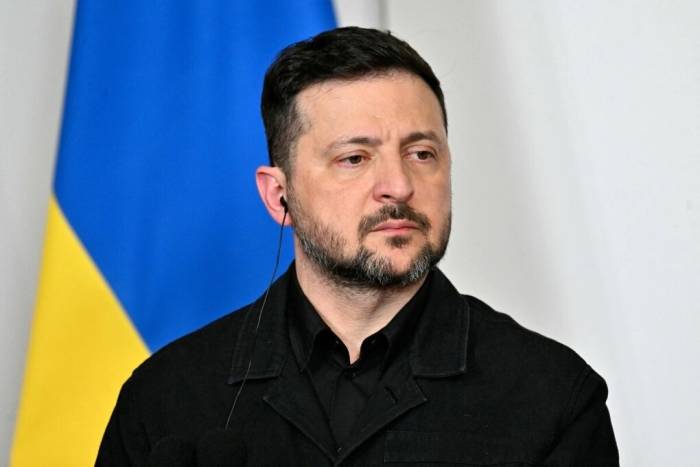 Tổng thống Ukraine Volodymyr Zelensky tại họp báo ở Italy ngày 15/4. Ảnh: AFP