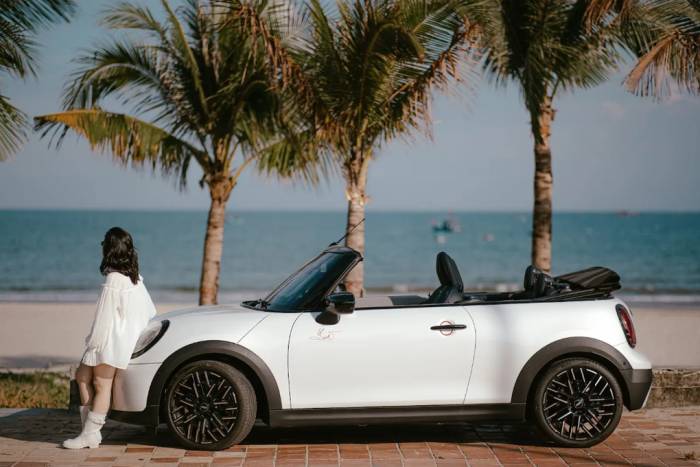 MINI Convertible tạo khác biệt so với các dòng xe phổ thông. Ảnh: Thaco Auto