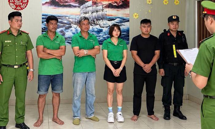 Các bị can trong đường dây bán gần 24.000 tấn phân giả. Ảnh: Công an Đăk Lăk