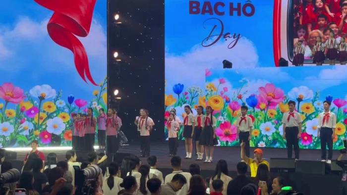 Xuân Bắc, Tự Long cùng đọc '5 điều Bác Hồ dạy'