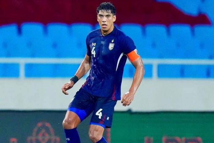 Elias Dolah trong một trận đấu cho đội tuyển Thái Lan. Ảnh: Bangkok Post