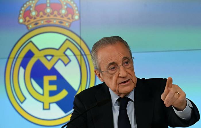 Chủ tịch Florentino Perez trong cuộc họp báo tại Ciudad Real Madrid, Valdebebas, Madrid, Tây Ban Nha ngày 12/5/2026, thời điểm ông tuyên bố sẽ gửi hồ sơ Vụ án Negreira lên UEFA. Ảnh: Reuters