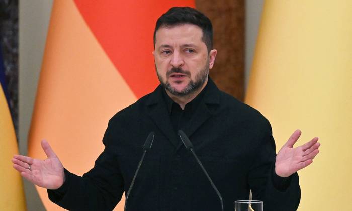 Tổng thống Ukraine Volodymyr Zelensky trong cuộc họp báo tại Kiev ngày 4/10. Ảnh: AFP
