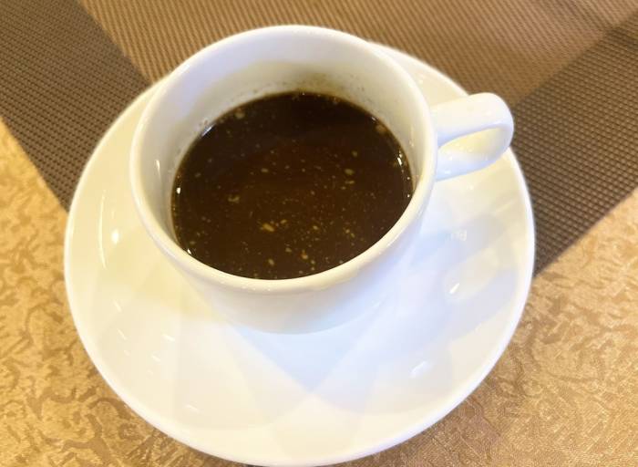 Cà phê giúp cơ thể tỉnh táo nhưng những người mắc bệnh lý nên hạn chế. Ảnh: Ly Nguyễn
