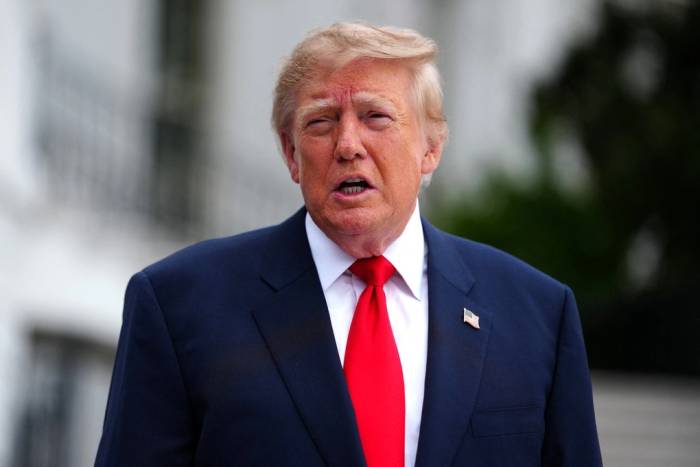 Tổng thống Mỹ Donald Trump phát biểu tại Nhà Trắng ngày 10/10. Ảnh: AFP
