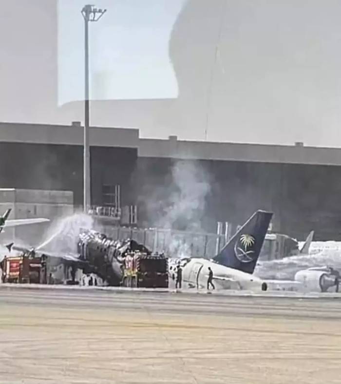 Hình ảnh được cho là phi cơ của Saudia Airlines bị phá hủy ở sân bay King Khalid  được công bố ngày 8/10. Ảnh: X/OSINTWarfare
