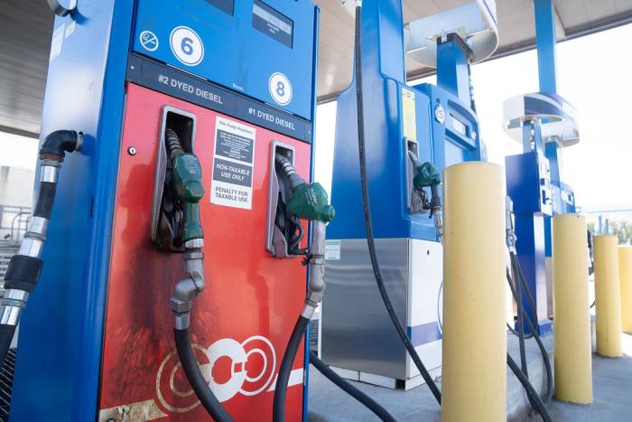 Một điểm bán dầu diesel tại bang Kansas, Mỹ ngày 9/10. Ảnh: Reuters