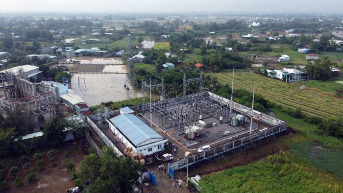 Trạm biến áp 110kV Cần Giuộc (tỉnh Tây Ninh) vừa được nâng công suất, lắp đặt thêm máy biến áp T2. Ảnh: EVNSPC