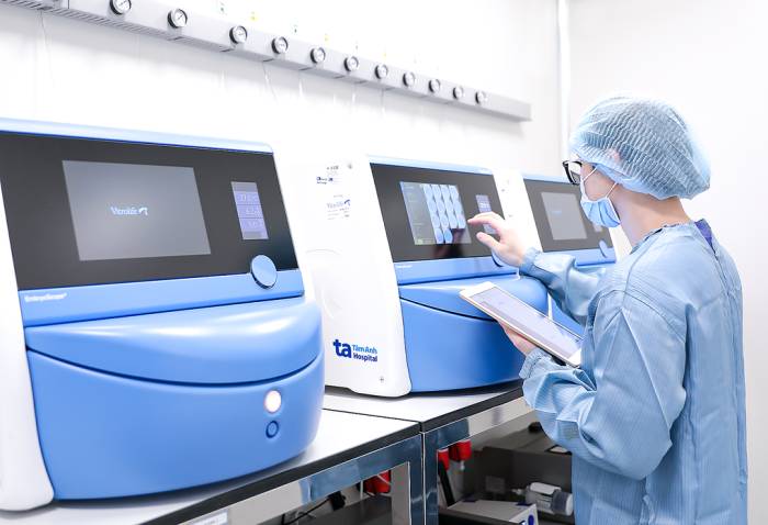Hệ thống nuôi phôi Time-lapse tích hợp trí tuệ nhân tạo (AI) trong phòng lab ISO 5. Ảnh: IVF Tâm Anh