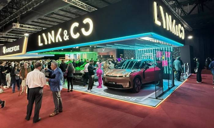 Gian hàng của hãng Lynk & Co tại triển lãm. Ảnh: