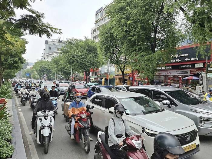 Xe ùn ứ trên đường Nguyễn Thị Minh Khai, đoạn gần công viên Tao Đàn, tháng 9/2026. Ảnh: Giang Anh