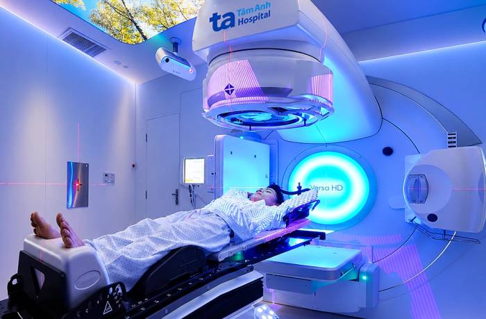 Xạ trị giảm nhẹ cho người bệnh ung thư. Ảnh: Bệnh viện Đa khoa Tâm Anh