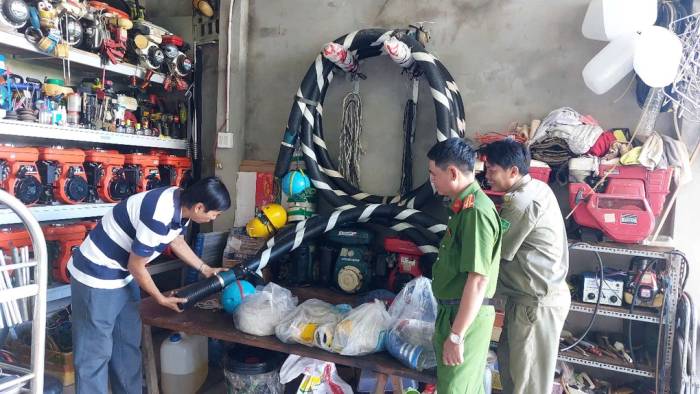 Sau 5 năm đầu tư, ông Hai có tổng cộng 6 hệ thống chữa cháy công suất lớn. Ảnh: Thanh Thảo