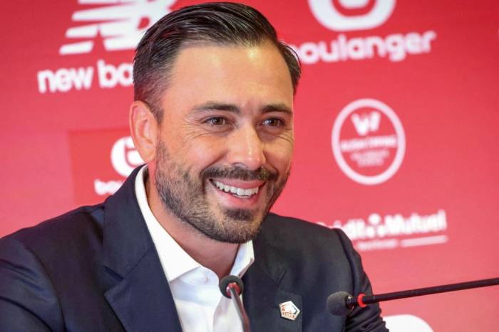 Davide Ancelotti trong buổi họp báo ra mắt ghế HLV trưởng Lille ở trung tâm huấn luyện Domaine de Luchin, Pháp ngày 17/7/2026. Ảnh: AFP
