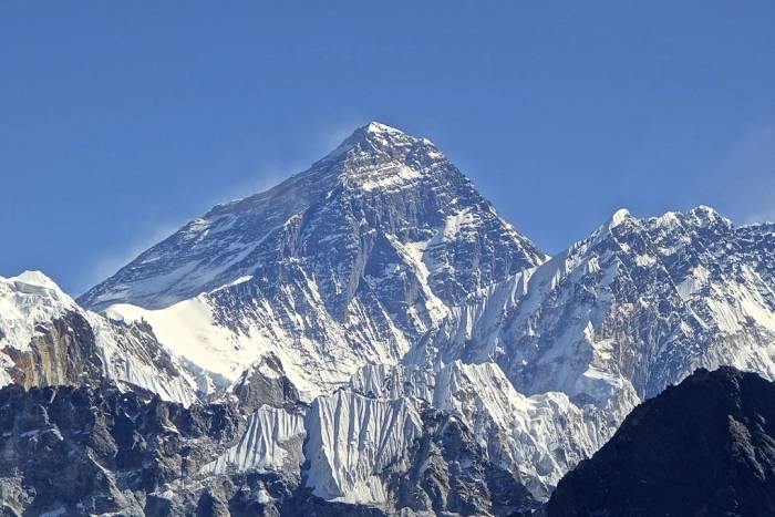 Đỉnh Everest. Ảnh: People