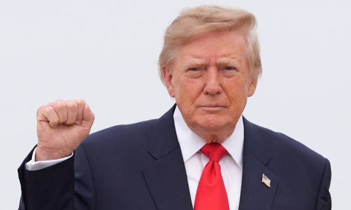 Tổng thống Mỹ Donald Trump tại căn cứ Andrews, bang Maryland ngày 10/10. Ảnh: AP