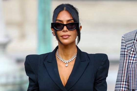 Kim Kardashian rời tòa án ở Paris, tháng 5/2025. Ảnh: Reuters