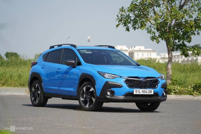 Crosstrek bản thuần xăng lăn bánh ở TP HCM. Ảnh: Thành Nhạn