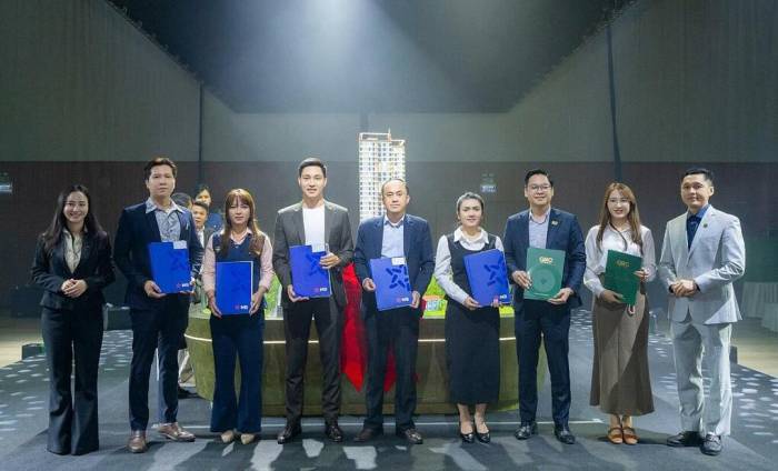 Khách mua căn hộ nhận thẩm định hồ sơ cơ sở thành công từ ngân hàng. Ảnh: OBC Holdings