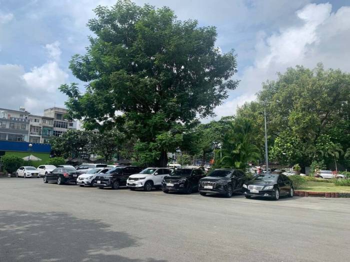 Hiện trạng khu đất 238 đường 3 Tháng 2 đang cho thuê làm khách sạn, quán cafe, bãi đổ xe. Ảnh: Kyhoahotel