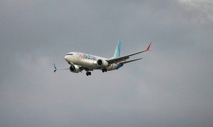 Một máy bay của flydubai chuẩn bị hạ cánh xuống sân bay Ben Gurion, gần Tel Aviv, Israel, ngày 30/9. Ảnh: AP