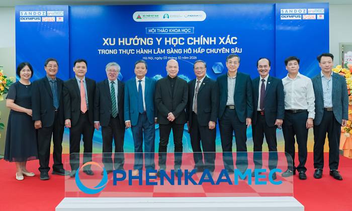 Các chuyên gia trong lĩnh vực hô hấp trong nước và quốc tế tại hội thảo khoa học. Ảnh: PhenikaaMec