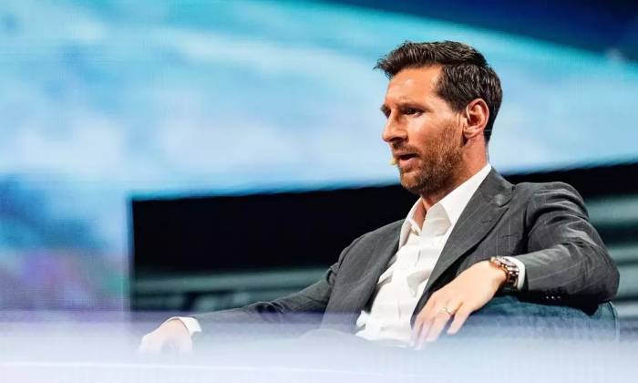 Lionel Messi phát biểu tại Diễn đàn doanh nghiệp Mỹ tại Kaseya Center ngày 3/11/2025. Ảnh: Facebook / Leo Messi