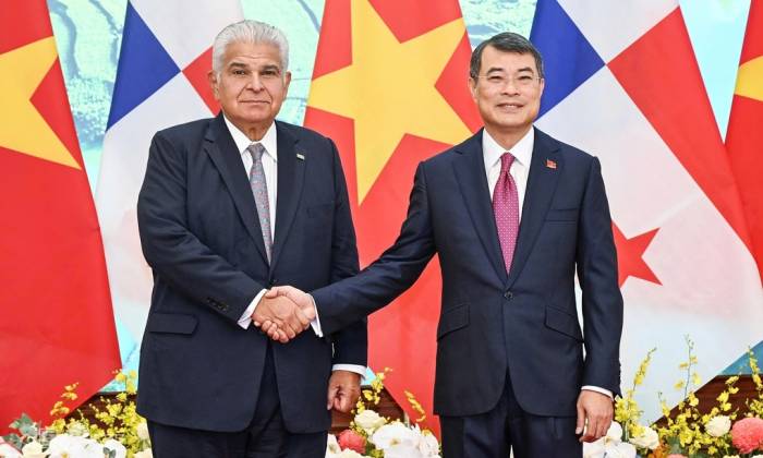 Thủ tướng Lê Minh Hưng hội kiến Tổng thống Panama Jose Raul Mulino ngày 7/10. Ảnh: Giang Huy