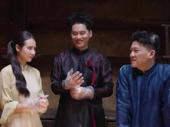 Huyền Lizzie cùng 14 Casper, MC Trần Ngọc diễn tiểu phẩm
