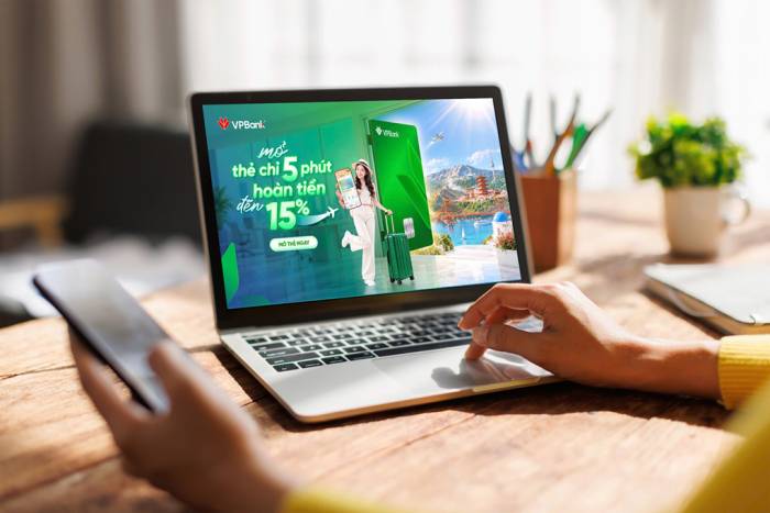 Khách hàng mở thẻ VPBank được hưởng nhiều ưu đãi. Ảnh: VPBank