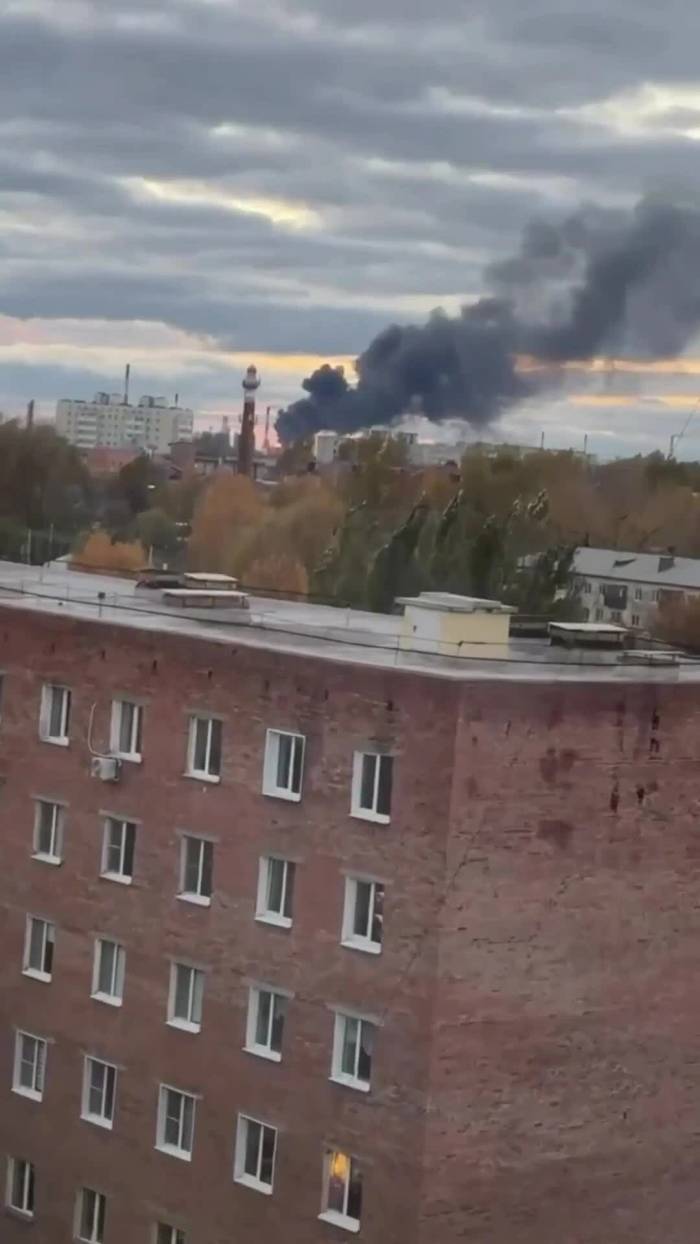 Ukraine tiếp tục tập kích nhà máy lọc dầu lớn nhất Nga