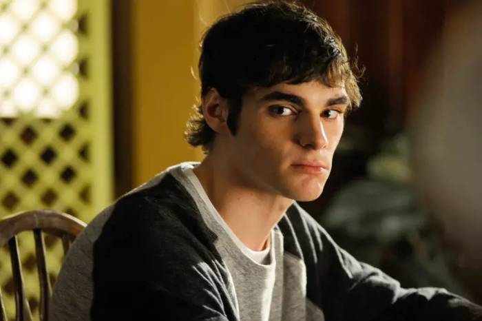 RJ Mitte trong phim Breaking Bad. Video: AMC