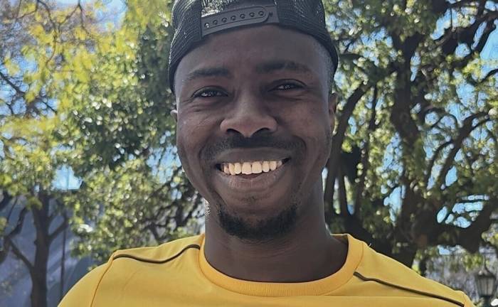 Cầu thủ Tijani Mohamed của Benin trong buổi trả lời phỏng vấn với báo Argentina Ole ngày 5/10/2026 ở Buenos Aires, Argentina. Ảnh: Ole