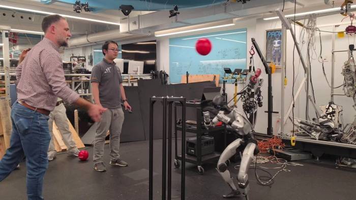 Khả năng né vật thể của robot