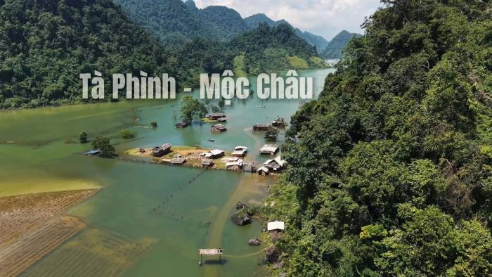 Bản Tà Phình mùa nước ngập