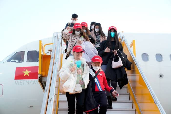 Khách Trung Quốc hào hứng du lịch Nha Trang sau ba năm gián đoạn vì dịch. Ảnh: Ánh Dương