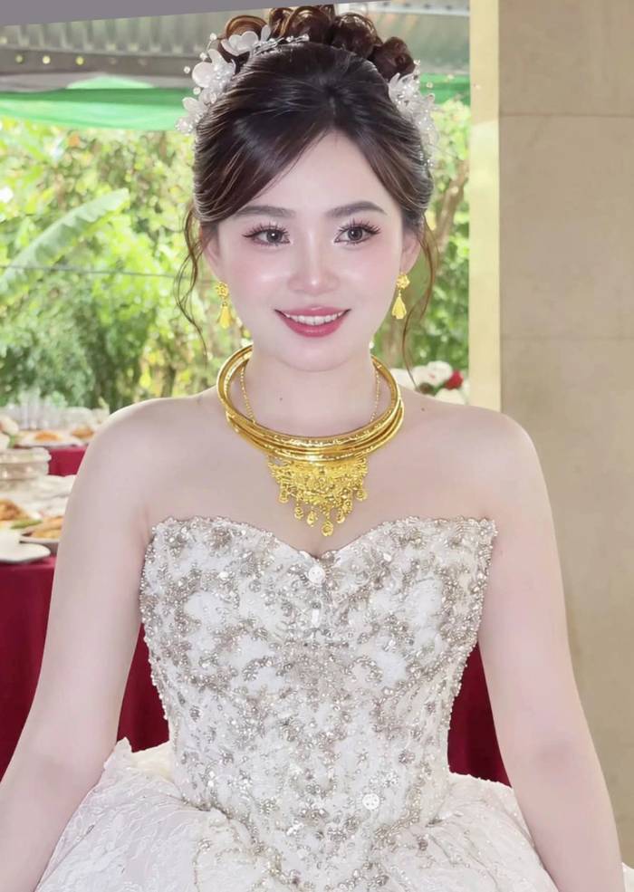 Ngọc Trinh trong tiệc cưới. Ảnh: Tuyết Minh