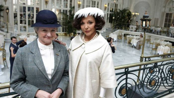 Bà Marple và Ruth Van Rydock lần lượt do Julia McKenzie (trái) và Joan Collins đảm nhận trong series Agatha Christies Marple, ra mắt năm 2010. Ảnh: IMDb
