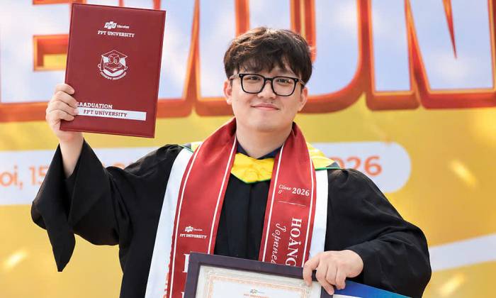 Hoàng Việt Anh trong lễ tốt nghiệp ở trường Đại học FPT. Ảnh: Nhân vật cung cấp