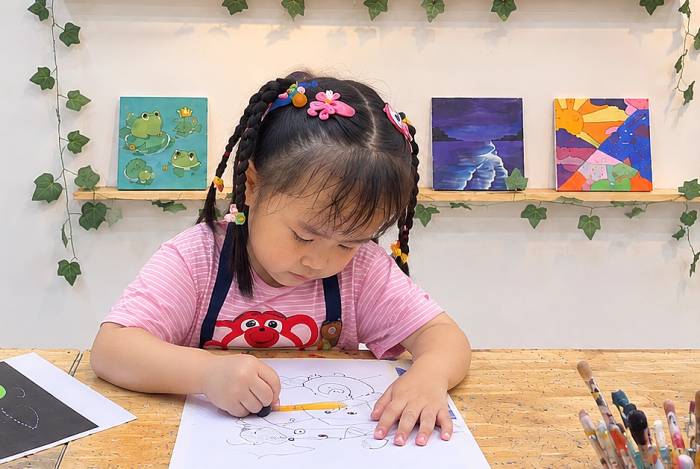 Vẽ giúp trẻ phát triển khả năng quan sát, tư duy và sáng tạo. Ảnh: Kim Uyên